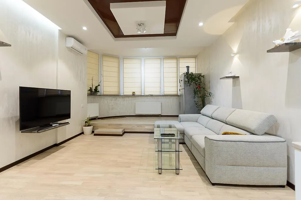 Apartment On Dragomirova location